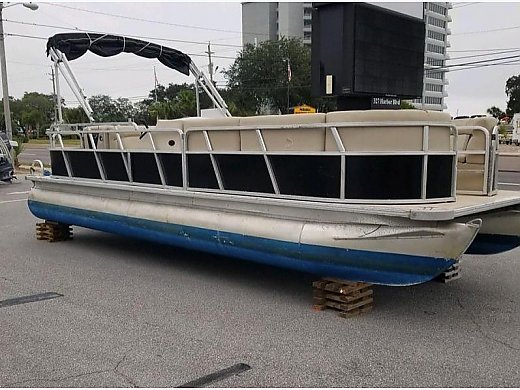 2011 Bentley Pontoons Crre