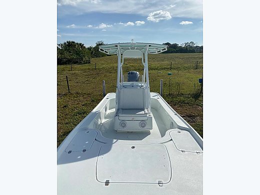 2015 Yellowfin 24 Bay