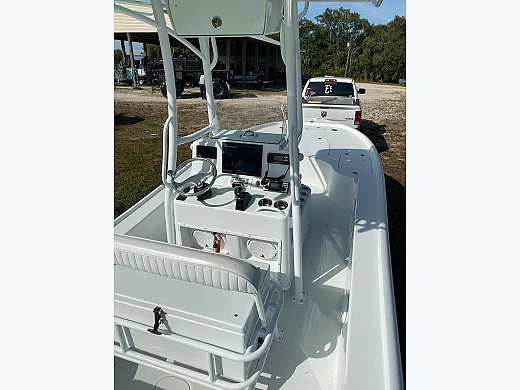 2015 Yellowfin 24 Bay